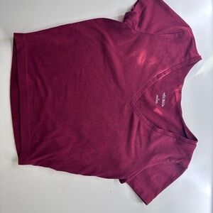 Wild Fable Women's Burgundy V-Neck Tee